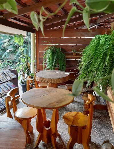 Área externa com plantas