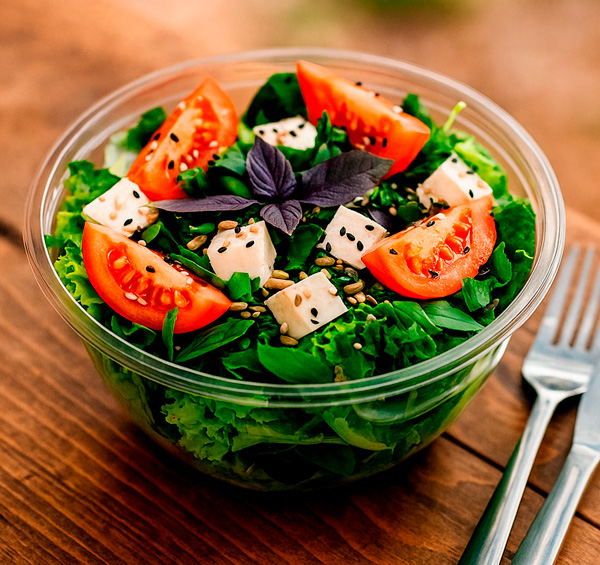 Saladas veganas do Fruta & Raiz